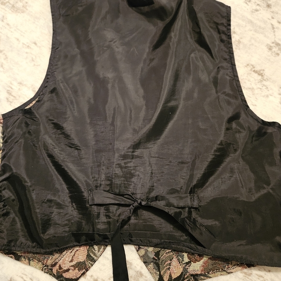 Barba Floral Tapestry Vest - Black, Pink, Green - Picture 4 of 7
